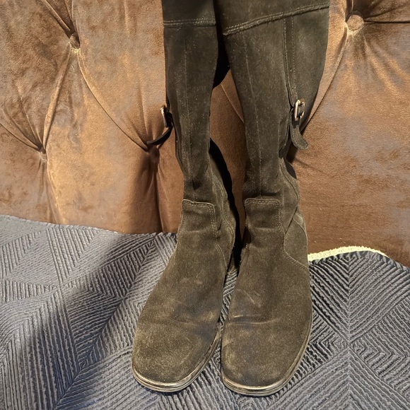 La CANADIENNE Black Over the Knee Boots - Picture 2 of 5